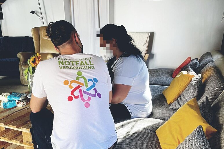 Bereits seit drei Monaten finden von der Flutkatastrophe in Stolberg Betroffene Hilfe im Sozialzelt. 