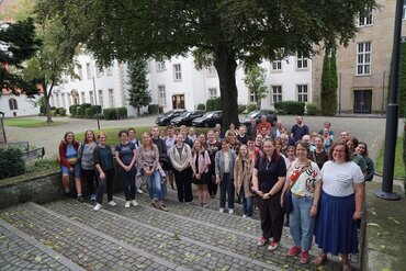 Studierende der Angewandten Theologie B.A. besuchen die Fakultät.