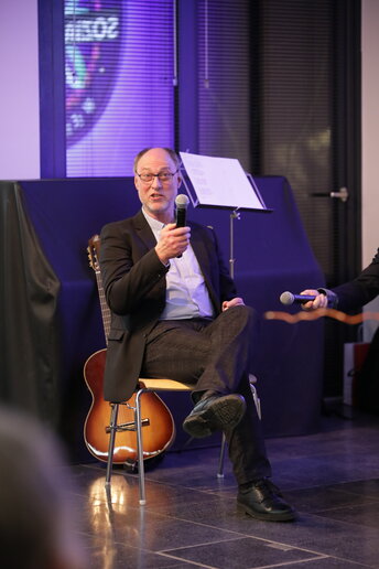 Jörg Baur hilfesuchen zum Publikum