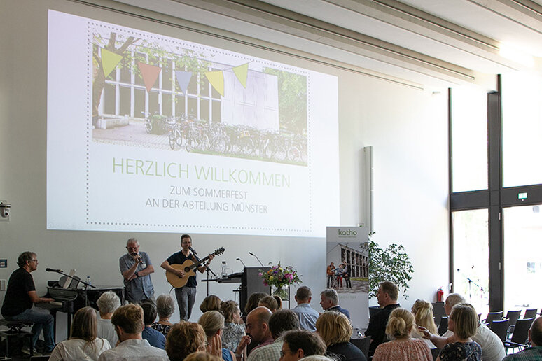 Band und Publikum im Audimax