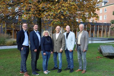 Prof. Dr. Gregor Buß, Prof. Dr. Patrick Isele, Prof.in Dr.in Julia Höke, Prof. Dr. Dr. Martin Hörning, Prof. Dr. Gerhard Kilz, Prof. Dr. Klaus Bendel (v.l.n.r.)