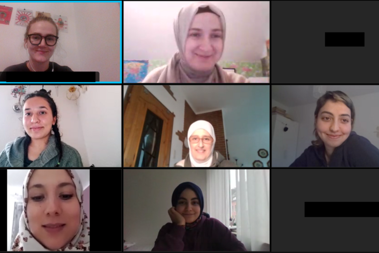 Kohorte 2021/2022 des Projekts „Start Now“ bei einem Video-Meeting