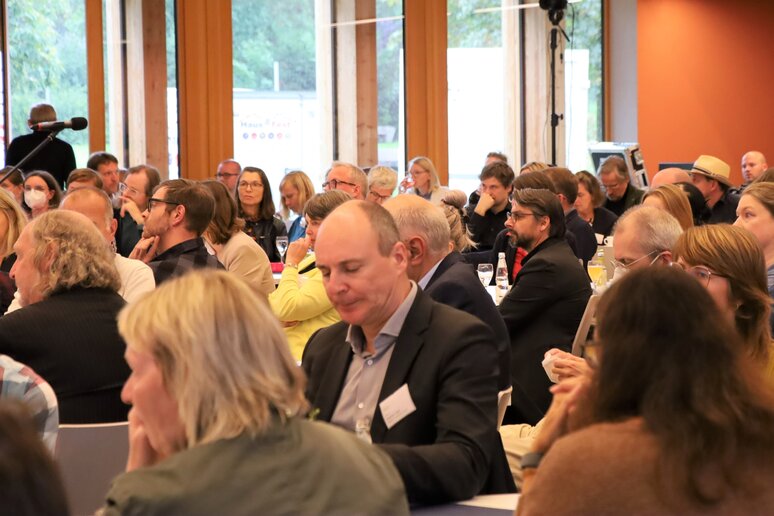 Voller Hörsaal in Paderborn