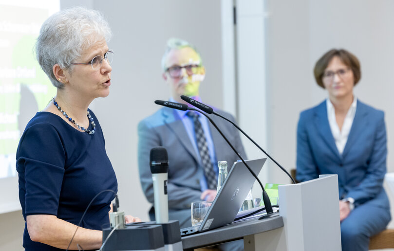 Prof. Dr.in Ortland betont in ihrer Rede, dass die Vielfalt der katho eine Chance für die Weiterentwicklung ist. 