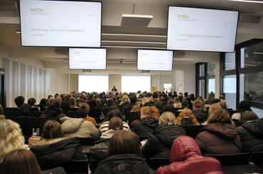 Begrüßung der Teilnehmer_innen druch Prof.in Dr. Heike Wiemert