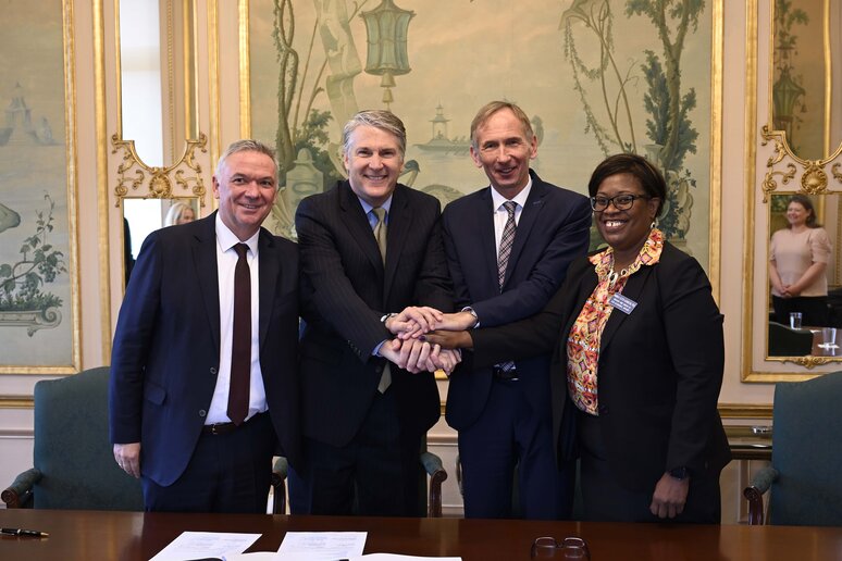 Unterzeichnung des Memorandum of Understandig: Prof. Dr. Hans Hobelsberger (Rektor katho), Patrick F. Leahy (President Monmouth University), Bernward Robrecht (Kanzler katho), Pamela Scott-Johnson (Provost Monmouth University) (v.l.n.r.)