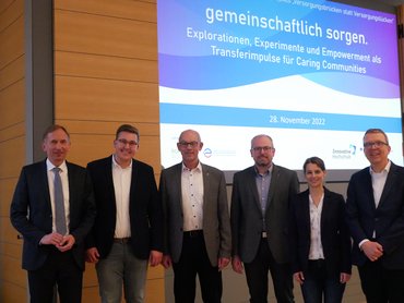 Von links nach rechts sind folgende Personen zu sehen: Bernward Robrecht, Matthias Hartl, Christoph Robrecht, Ralf Nolte, Marion Riese, Prof. Dr. Feeser-Lichterfeld. 