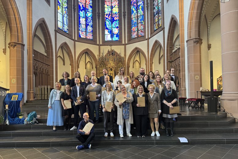 Gruppenfoto der Absolvent_innen des Studiengangs M.A. Pflegepädagogik