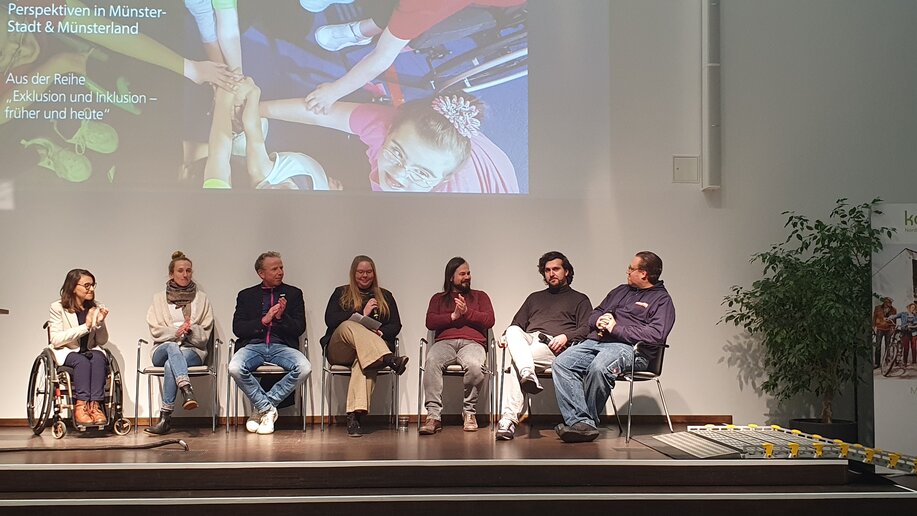 Podiumsdiskussion unter der Moderation von Katharina Ahlers