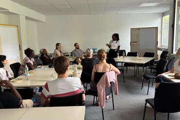 Ivinne Kilimo bei ihrem Rückblick auf ihr Semester an der katho