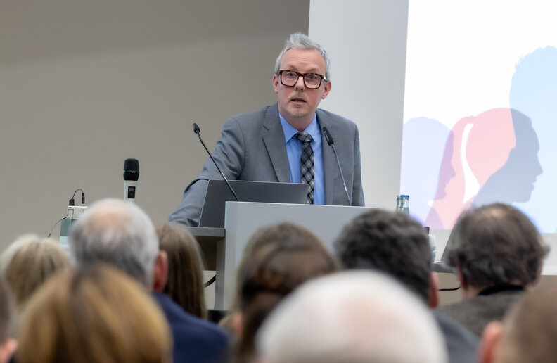 Ein Leitsatz bei Prof. Dr. Michael Isfort: "agieren statt reagieren". 