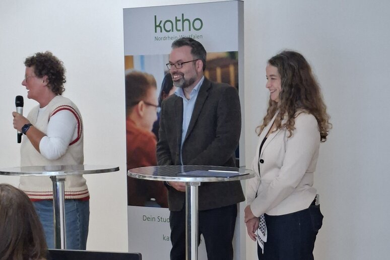 Akademischer Impuls von Prof.in Dr.in Sabine Hartmann-Dörpinghaus, Prof. Dr. Markus Barth und Prof.in Dr.in Linda Wödy (v.l.n.r.)