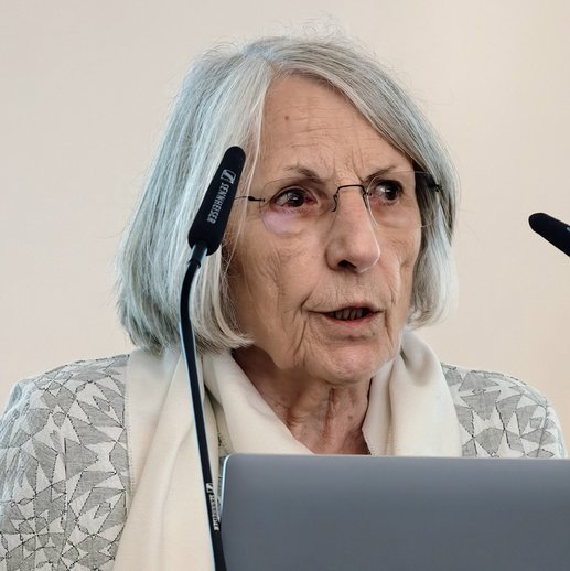 Prof. Dr. Irmgard Vogt am Redepult