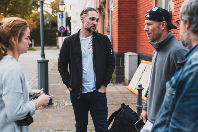 Das Hochwasser hat vielen Haushalten alles genommen. Das Team der katho Aachen kämpft täglich um Lösungen. 