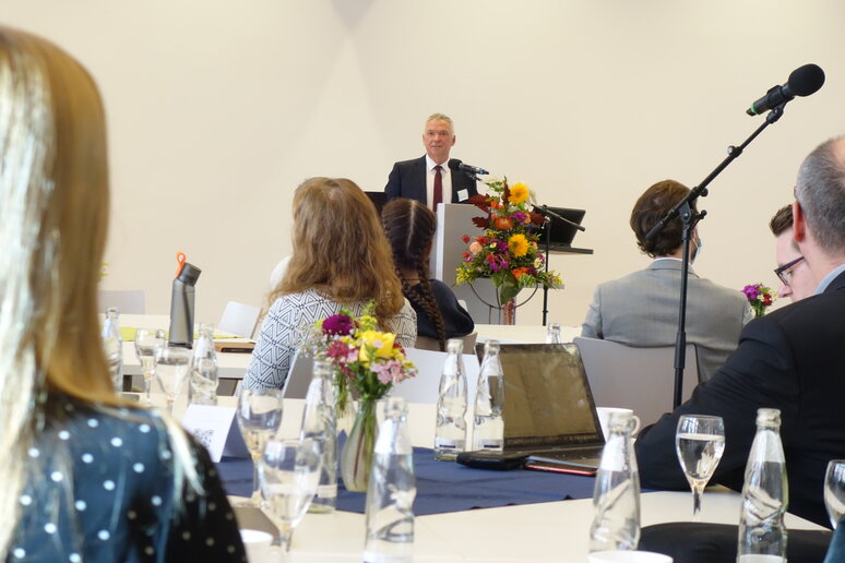 Rektor eröffnet Dienstbesprechung