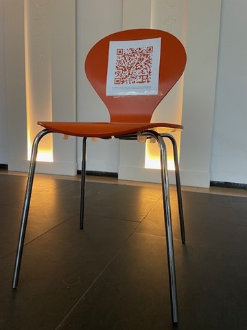 Der Stuhl mit QR-Code in Münster